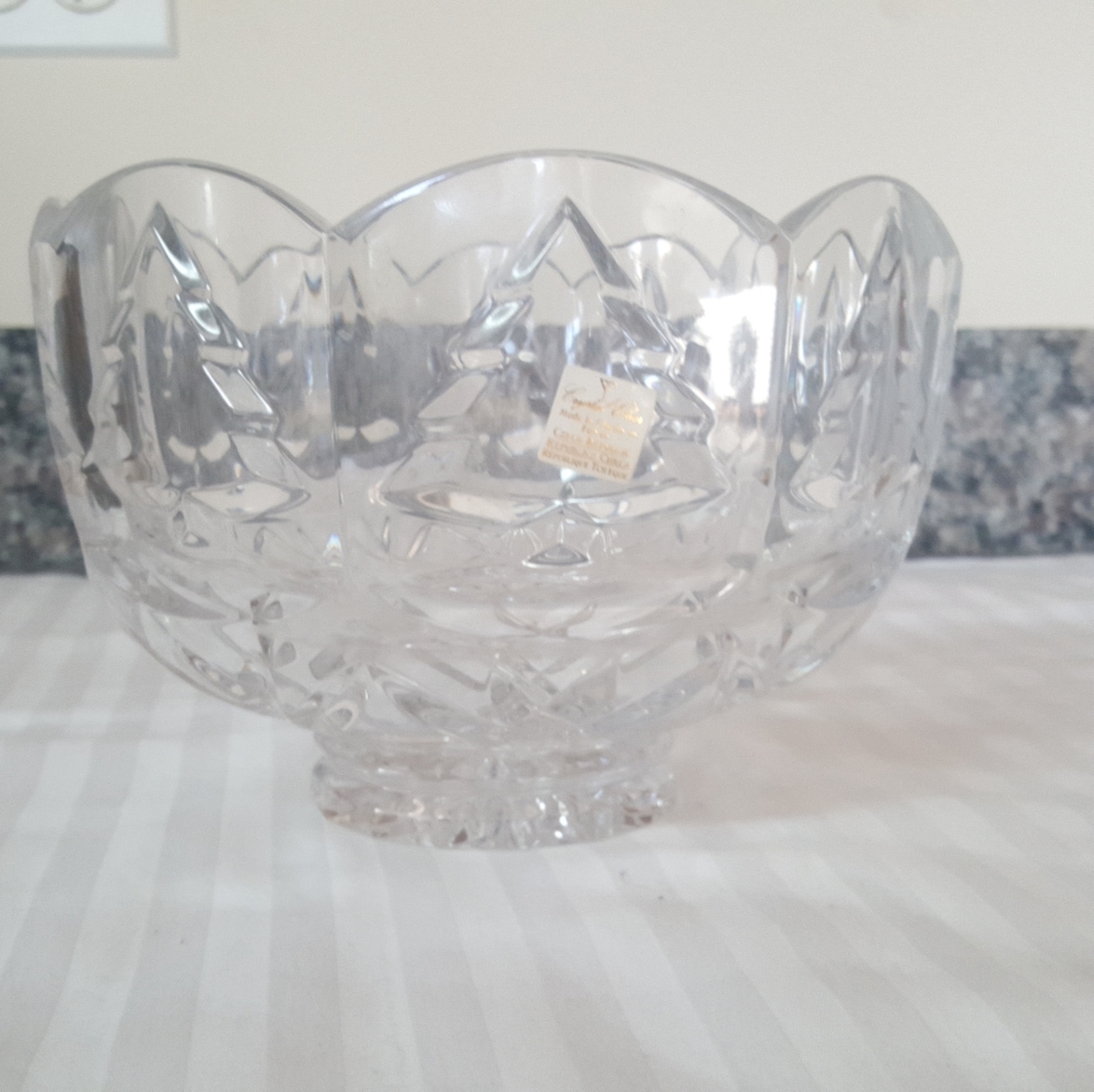Crystal clear 24% lead crystal noel 7.25" bowl